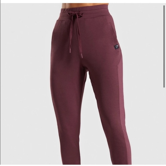 Gymshark Aura Joggers - Berry Red-Size S - Picture 1 of 6